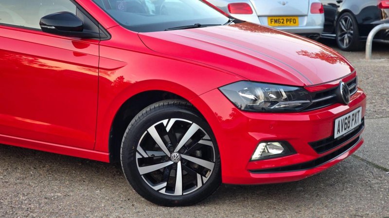 VOLKSWAGEN POLO