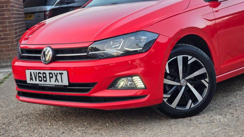 VOLKSWAGEN POLO