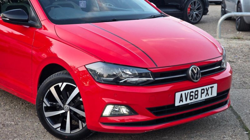 VOLKSWAGEN POLO