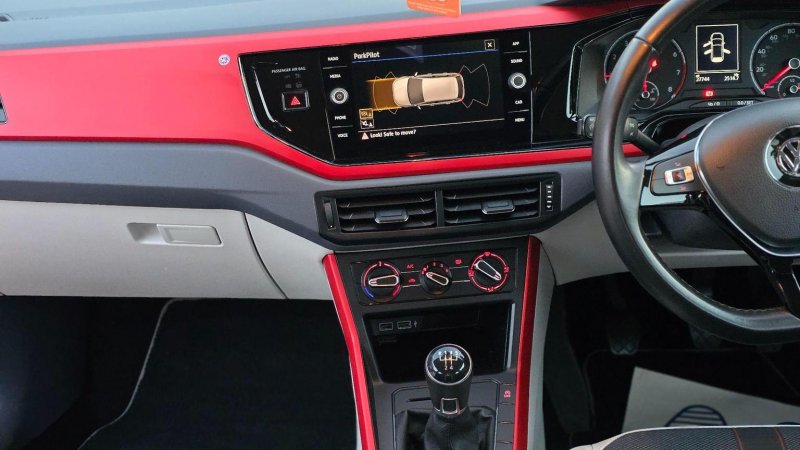 VOLKSWAGEN POLO