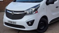VAUXHALL VIVARO