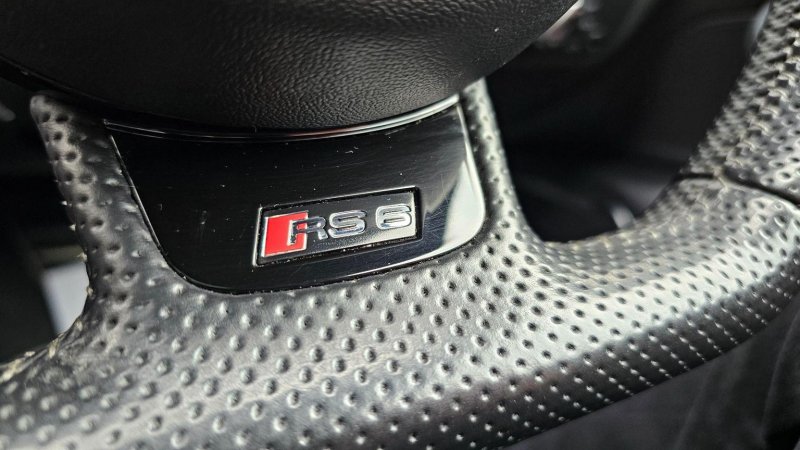 AUDI RS6