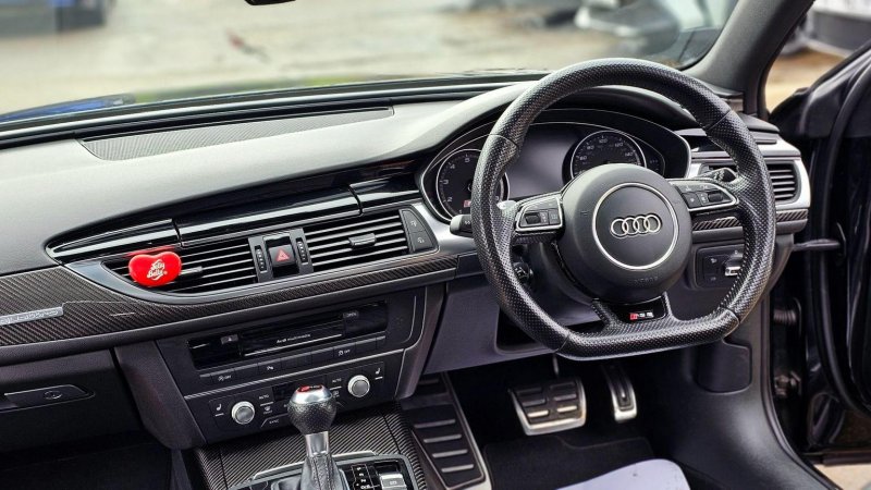AUDI RS6